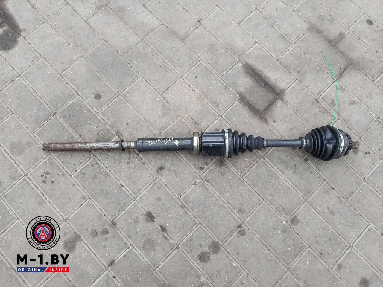 полуось передняя правая (приводной вал, ШРУС) Volvo XC70 2 поколение (2000 - 2005), P30783102