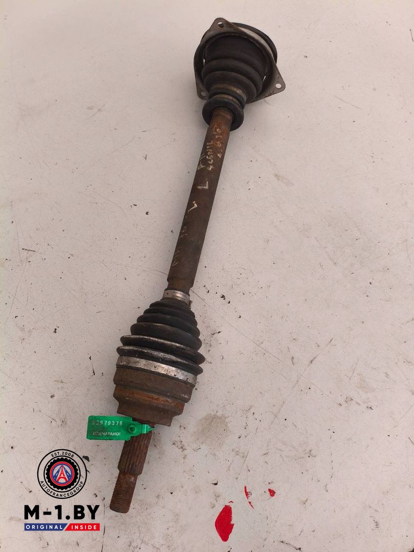 полуось передняя левая (приводной вал, ШРУС) Renault Scenic 2 поколение (2003 - 2006), 1.6 л., бензин