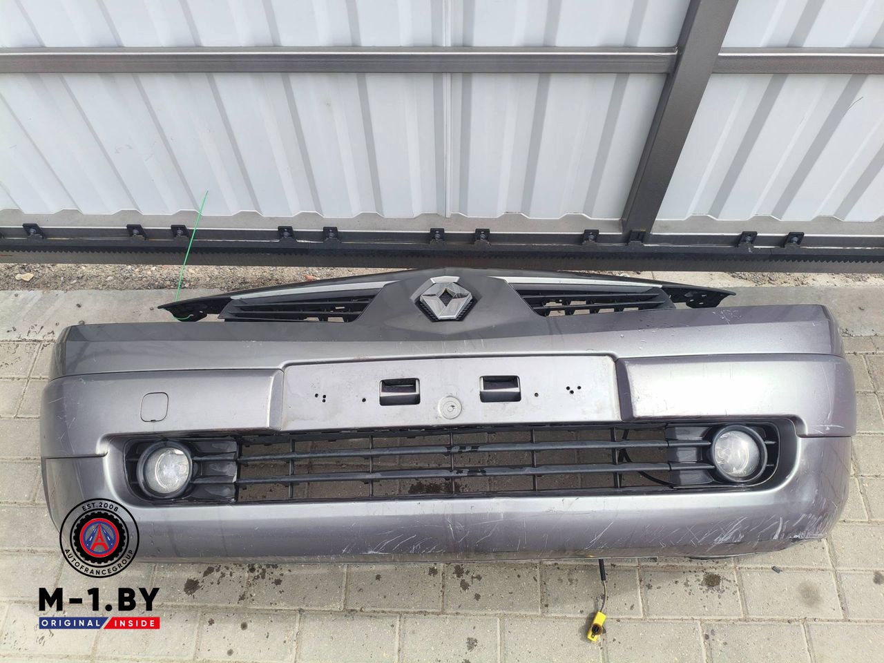 бампер передний Renault Megane 2 поколение (2002 - 2006), 8200142000, 8200142001