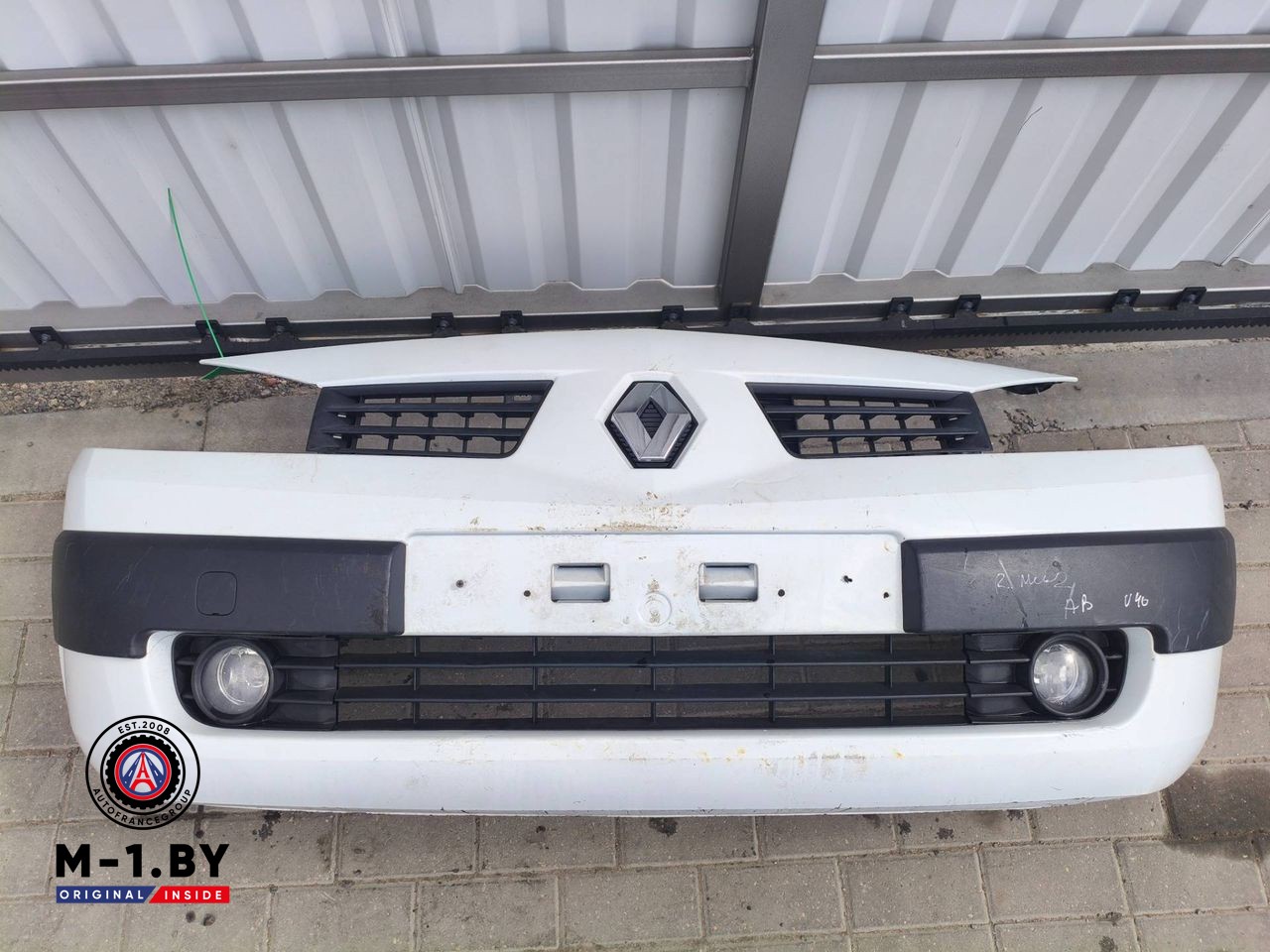 бампер передний Renault Megane 2 поколение (2002 - 2006), 8200142000