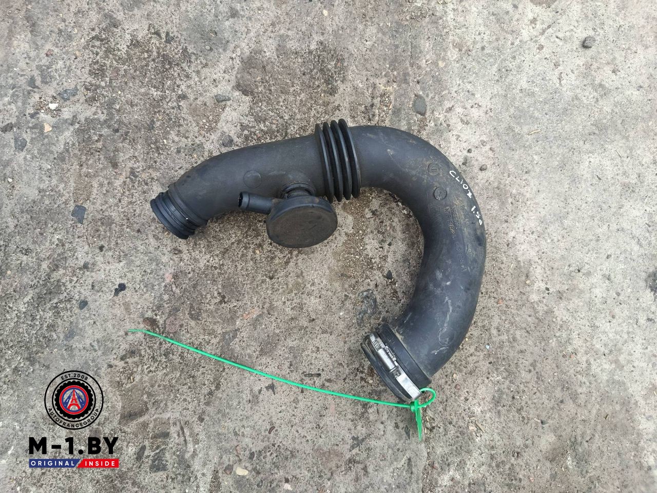 патрубок воздушного фильтра Renault Clio 2 поколение (1998 - 2002), 1.5 л., дизель, 8200143788