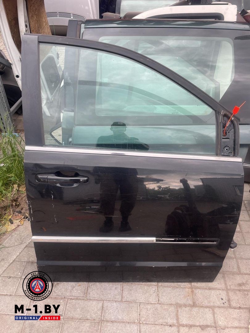 дверь передняя правая Chrysler Voyager 5 поколение (2007 - 2011)