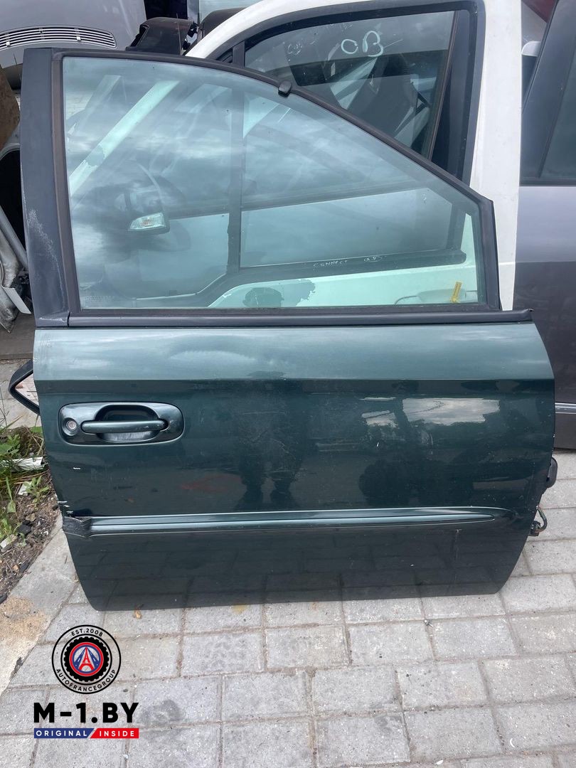дверь передняя правая Chrysler Voyager 4 поколение (2001 - 2004)