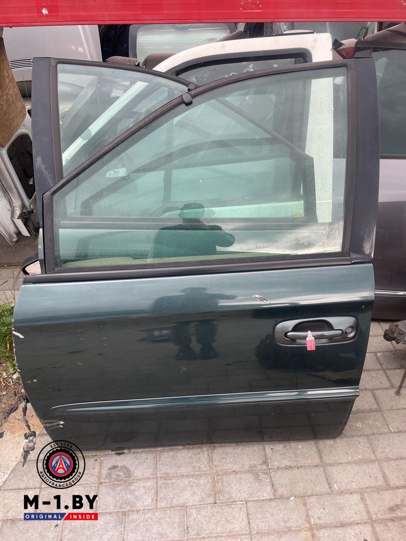 дверь передняя левая Chrysler Voyager 4 поколение (2001 - 2004)