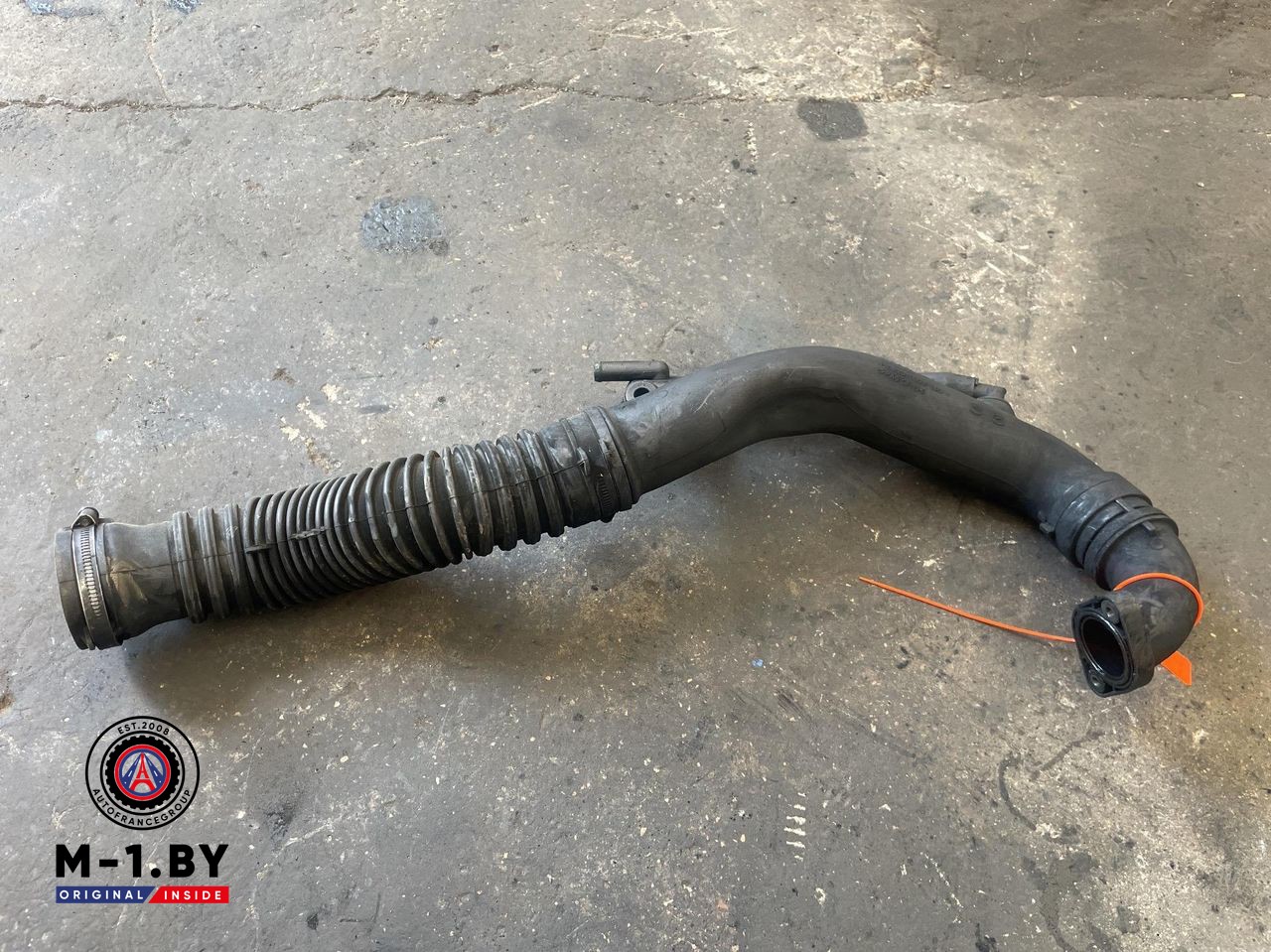 патрубок интеркулера Renault Megane 3 поколение (2008 - 2014), 8201003136