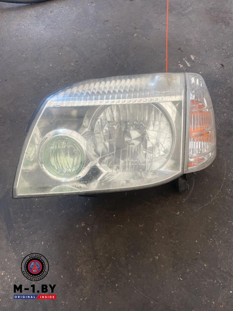 фара левая Nissan X-Trail T30 (2000 - 2004)