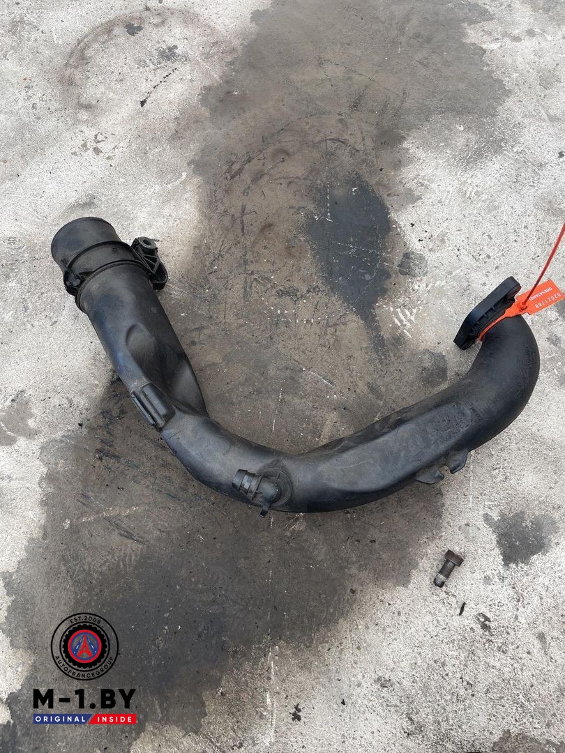 патрубок интеркулера Renault Scenic 3 поколение (2009 - 2012), 8200645723