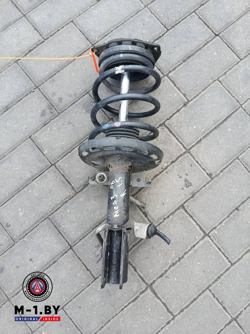 стойка передняя правая Renault Megane 3 поколение (2008 - 2014), 1.5 л., дизель