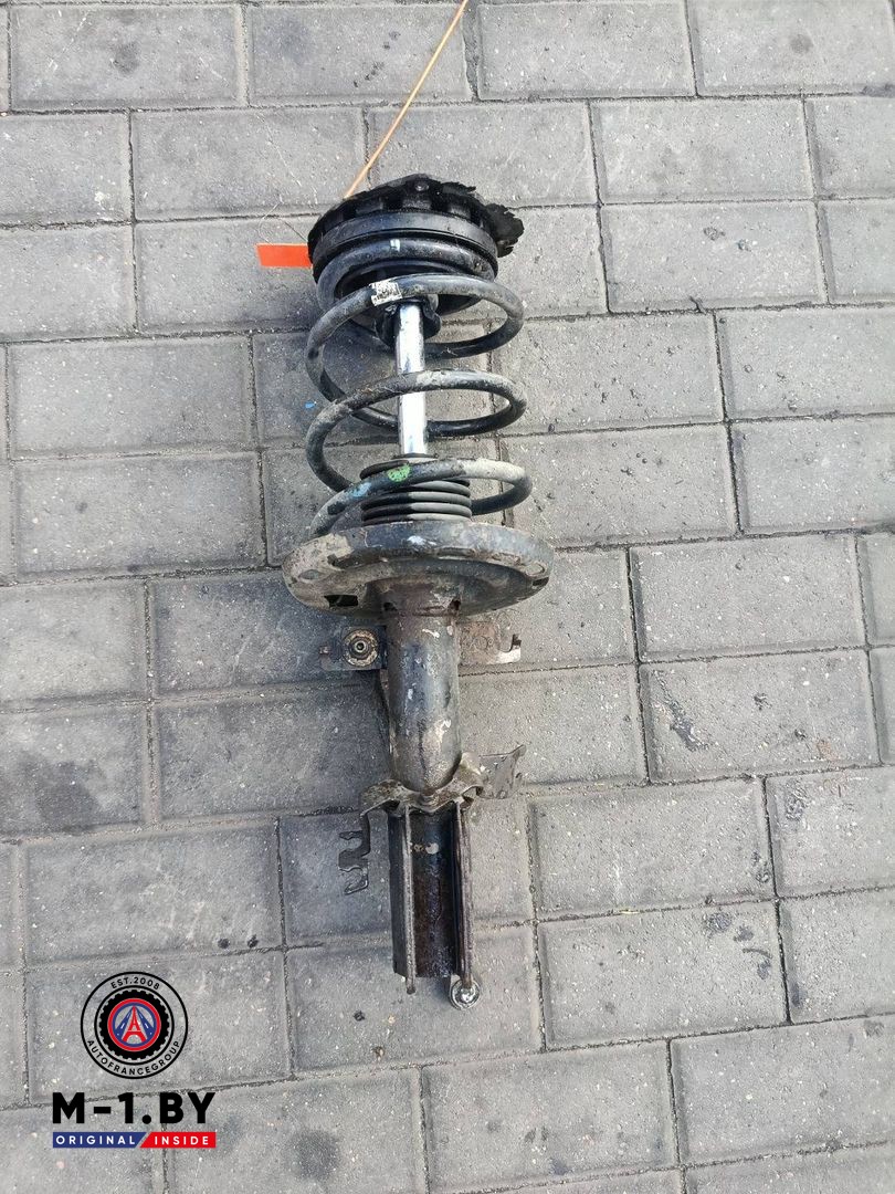 стойка передняя правая Renault Megane 3 поколение (2008 - 2014), 1.5 л., дизель