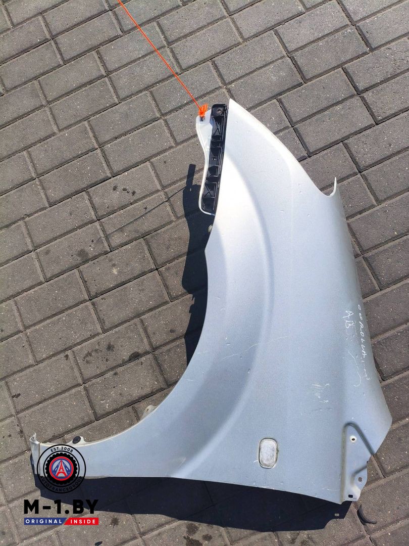 крыло переднее левое Toyota Corolla Verso 1 поколение E121 (2001 - 2004)