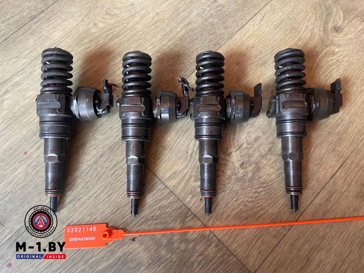 форсунка Volkswagen Golf 5 поколение (2003 - 2009), 038130073AG