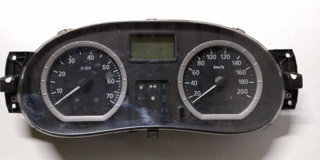 щиток приборов (приборная панель) Renault Logan 1 поколение 2008, 8200752820