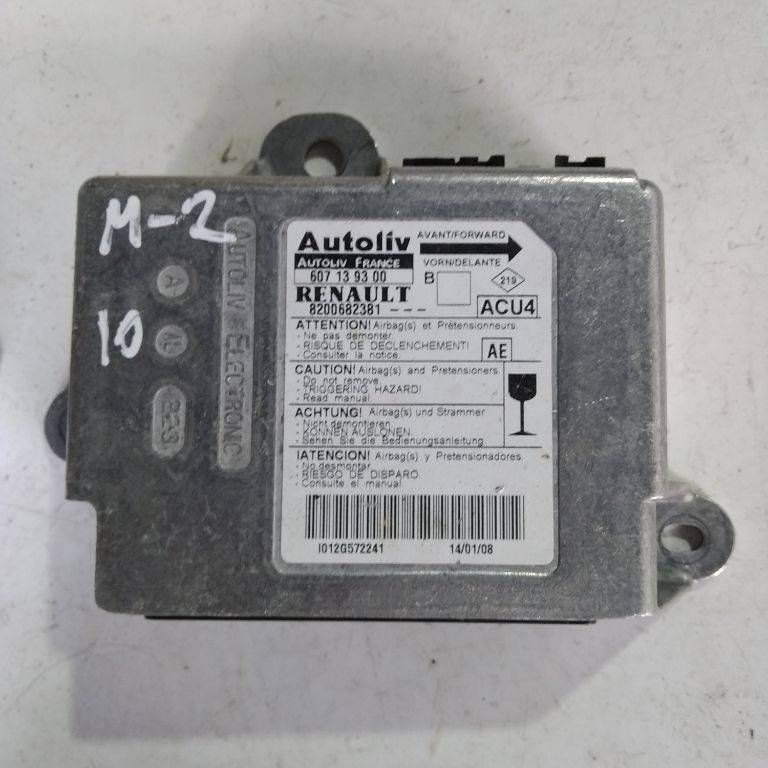 блок AirBag Renault Megane 2 поколение [рестайлинг] 2008, 8200682381