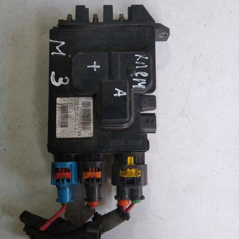 плюсовой провод аккумулятора Renault Megane 3 поколение 2010, 243800011R