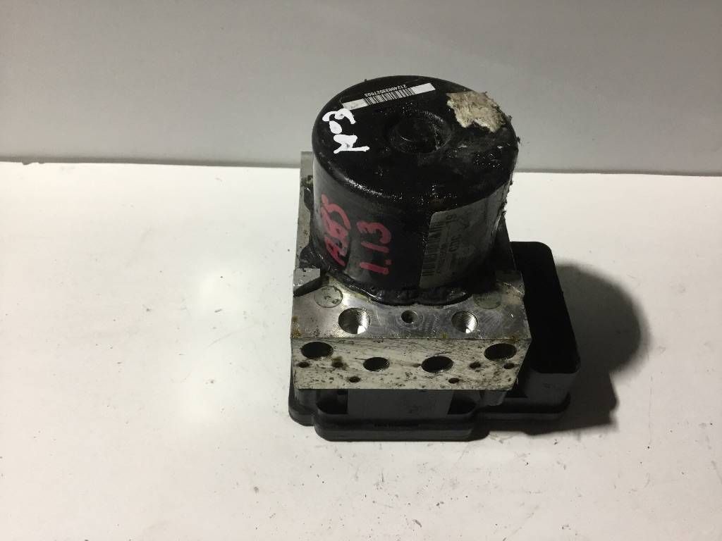блок ABS Renault Megane 3 поколение 2009, 476601563R