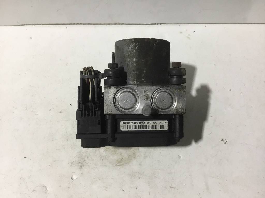 блок ABS Toyota Avensis 2 поколение (T250) 2003, 2.0 л., дизель, 0265800382