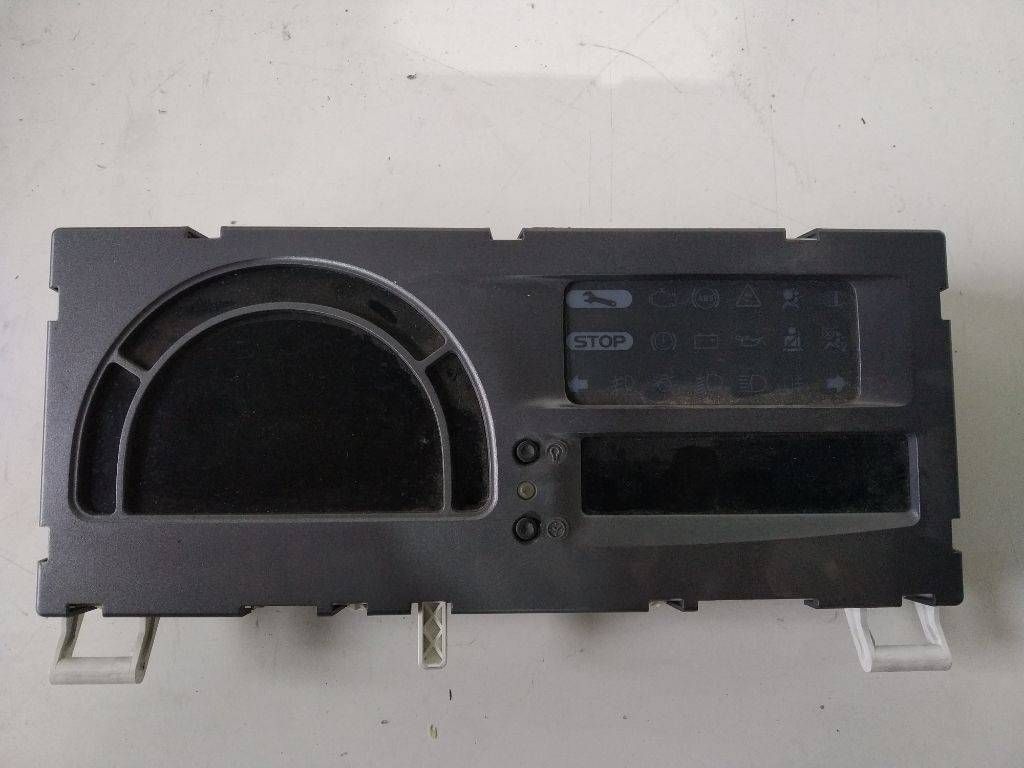 щиток приборов (приборная панель) Renault Modus 1 поколение [рестайлинг] 2008, 8200668083