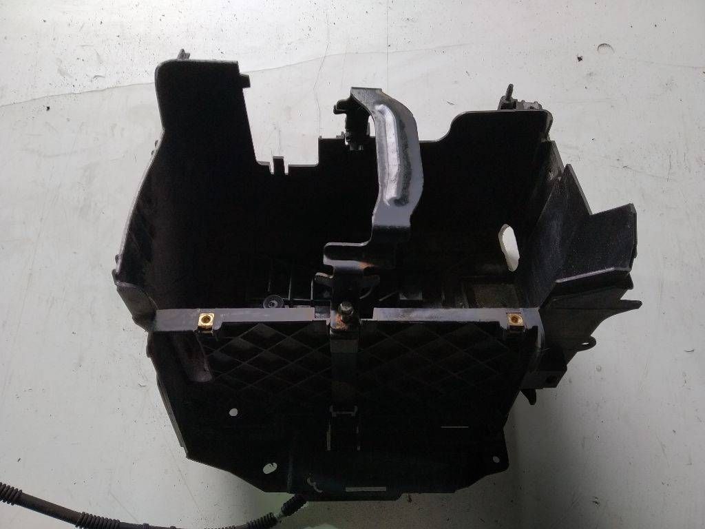 полка аккумулятора Renault Scenic 3 поколение 2010, 244460003R