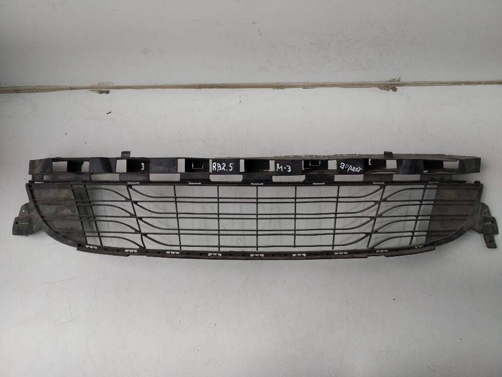 заглушка (решетка) в бампер Renault Megane 3 поколение 2009, 622540001R