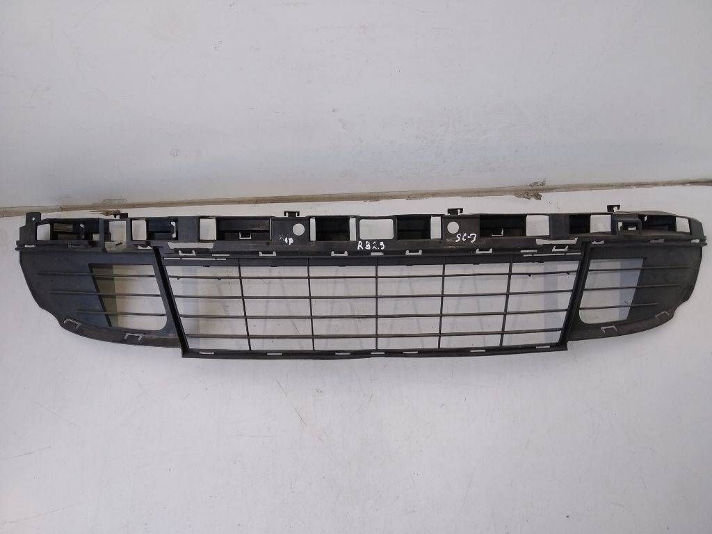 заглушка (решетка) в бампер Renault Scenic 3 поколение 2009, 622545401R