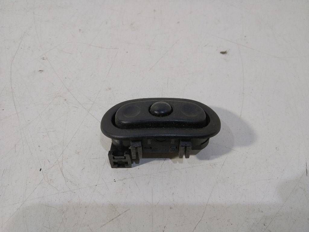 панель управления магнитолой Jeep Grand Cherokee WK 2006, 04685729AB