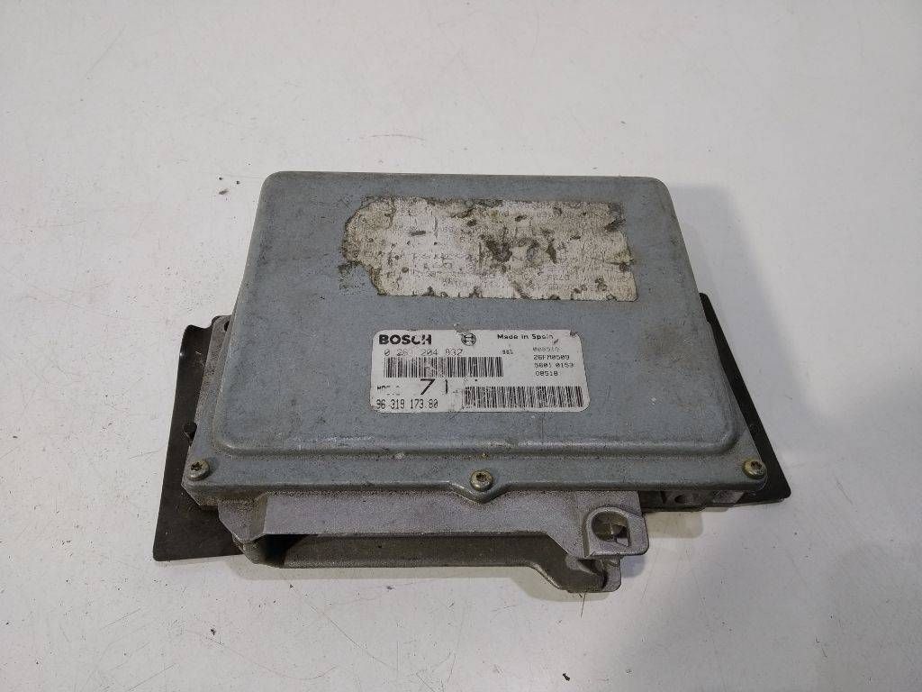 блок управления двигателем Citroen Xantia 1 поколение 1998, 9631917380