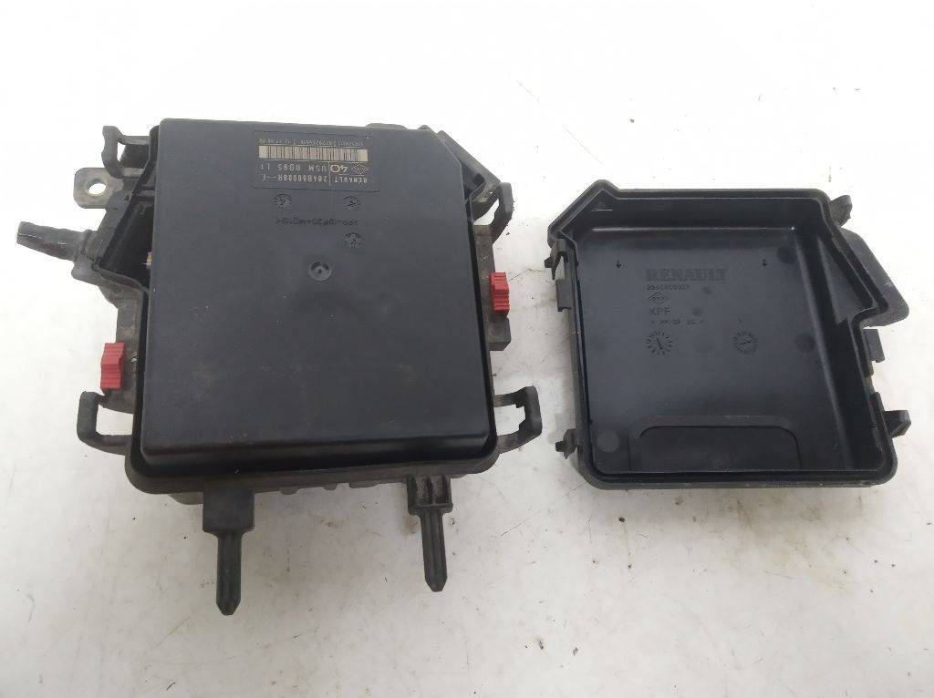 блок предохранителей Renault Megane 3 поколение 2009, 1.5 л., дизель, 284B60008R