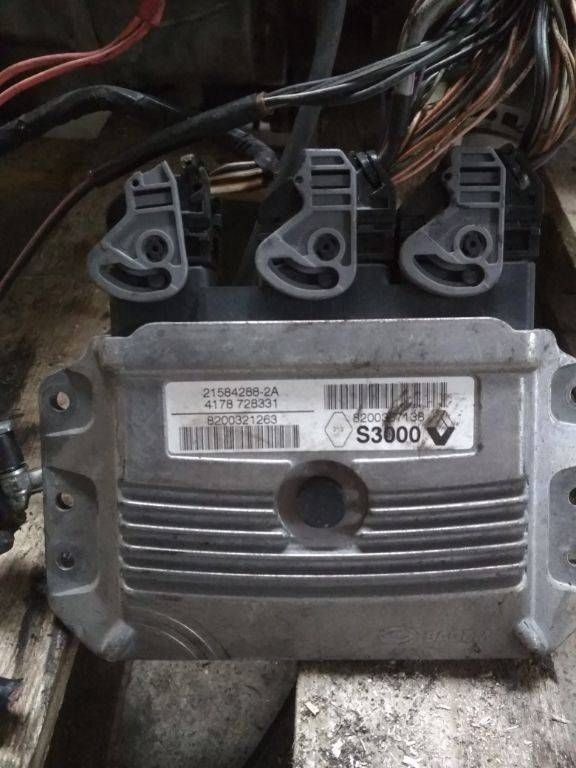 блок управления двигателем Renault Megane 2 поколение 2005, 1.4 л., бензин, МКПП, 8200387138