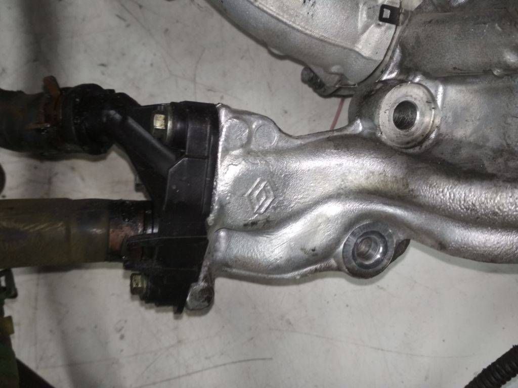 фланец (тройник) системы охлаждения Renault Scenic 2 поколение 2006, 8200337841
