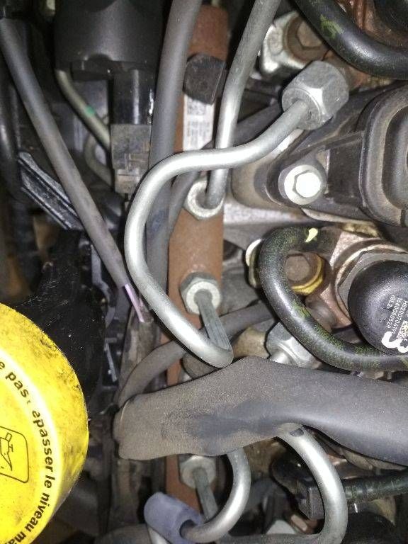 топливная рампа Renault Scenic 3 поколение 2012, 1.5 л., дизель, МКПП, 8200704212