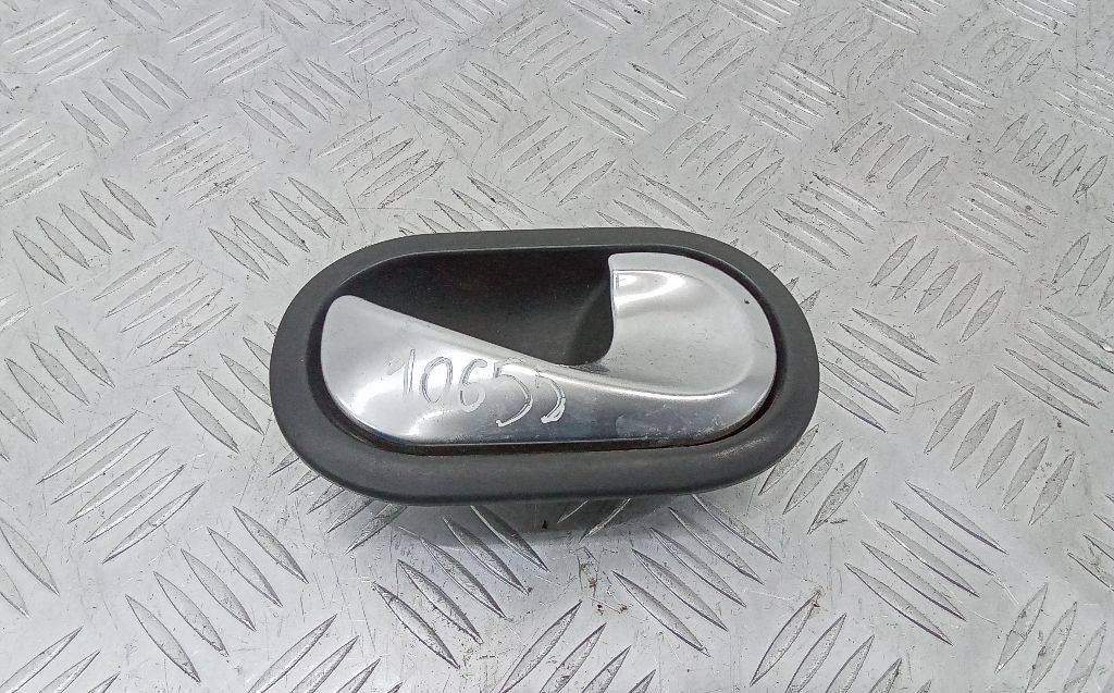 ручка внутренняя передняя правая Renault Megane 2 поколение [рестайлинг] 2007, 8200028486