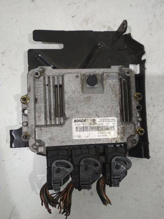 блок управления двигателем Renault Megane 2 поколение 2005, 8200391966