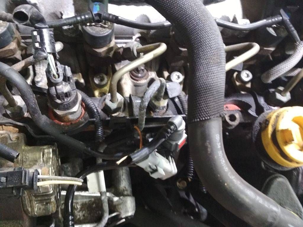топливная рампа Renault Megane 2 поколение 2005, 1.9 л., дизель, МКПП