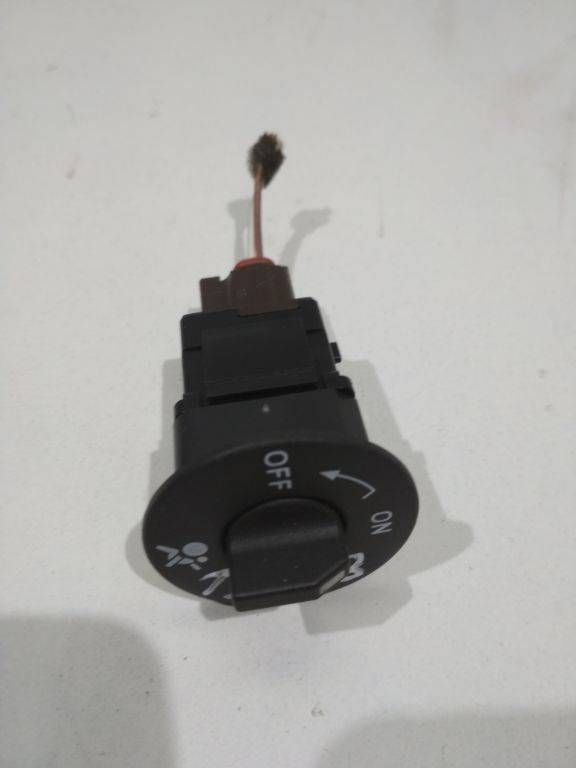 кнопка Airbag Renault Scenic 3 поколение 2011, 681995427R