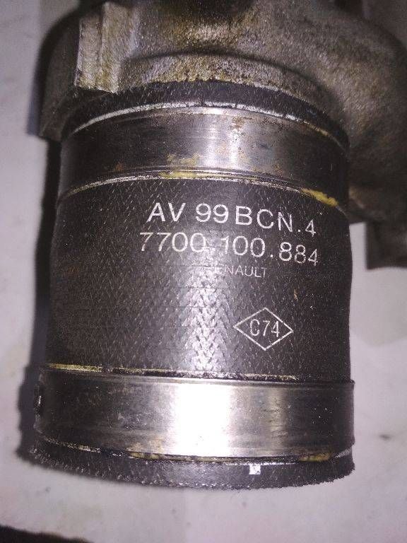 патрубок интеркулера Renault Espace 3 поколение 1999, 2.2 л., дизель, 7700100884