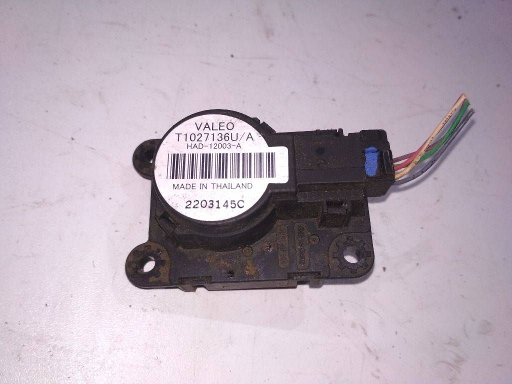 моторчик заслонки печки Renault Scenic 3 поколение 2011, T1027136U