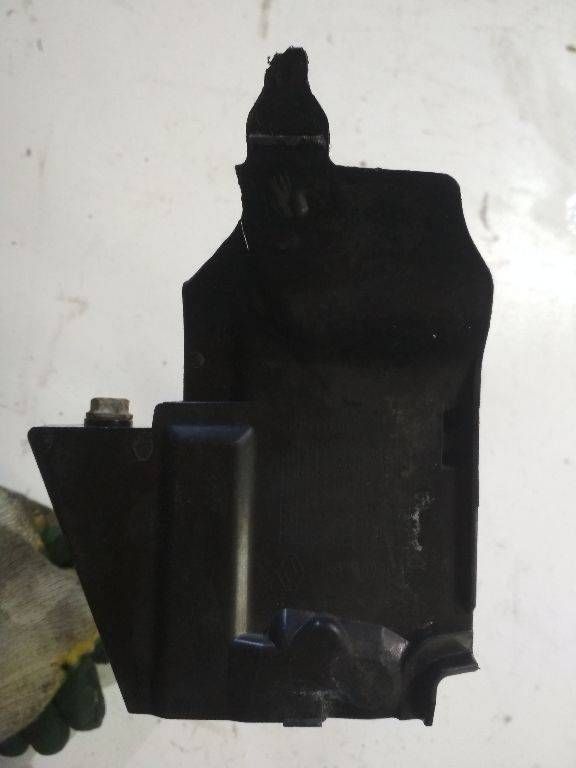 кронштейн генератора Renault Duster 1 поколение 2013, 1.5 л., дизель, МКПП, 231760964R