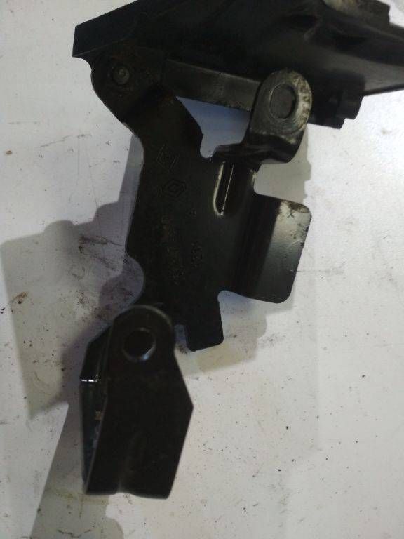 кронштейн генератора Renault Duster 1 поколение 2013, 1.5 л., дизель, МКПП, 166347486R