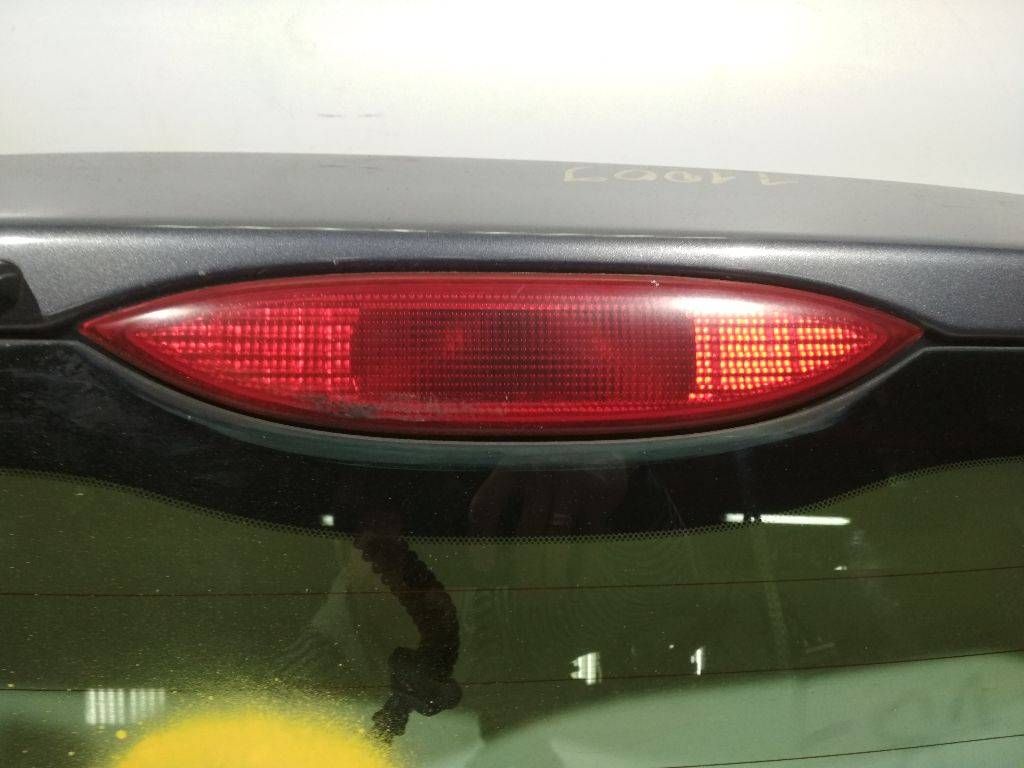 дополнительный стоп-сигнал Nissan Note E11 2006