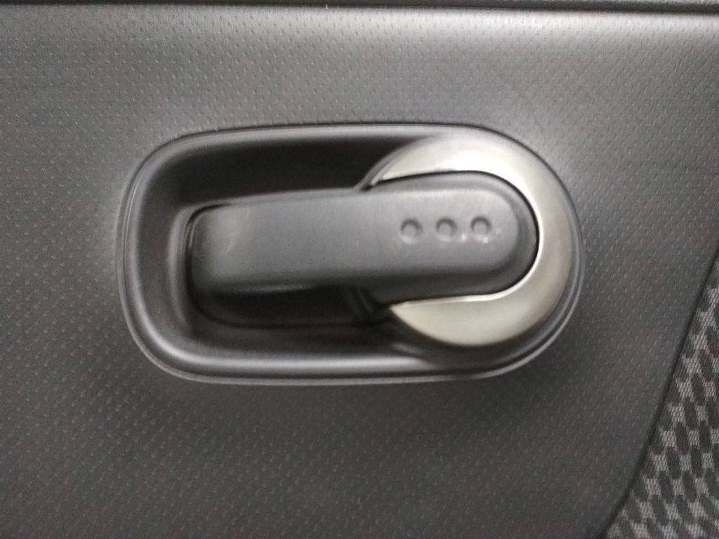 ручка внутренняя задняя правая Nissan Note E11 2007