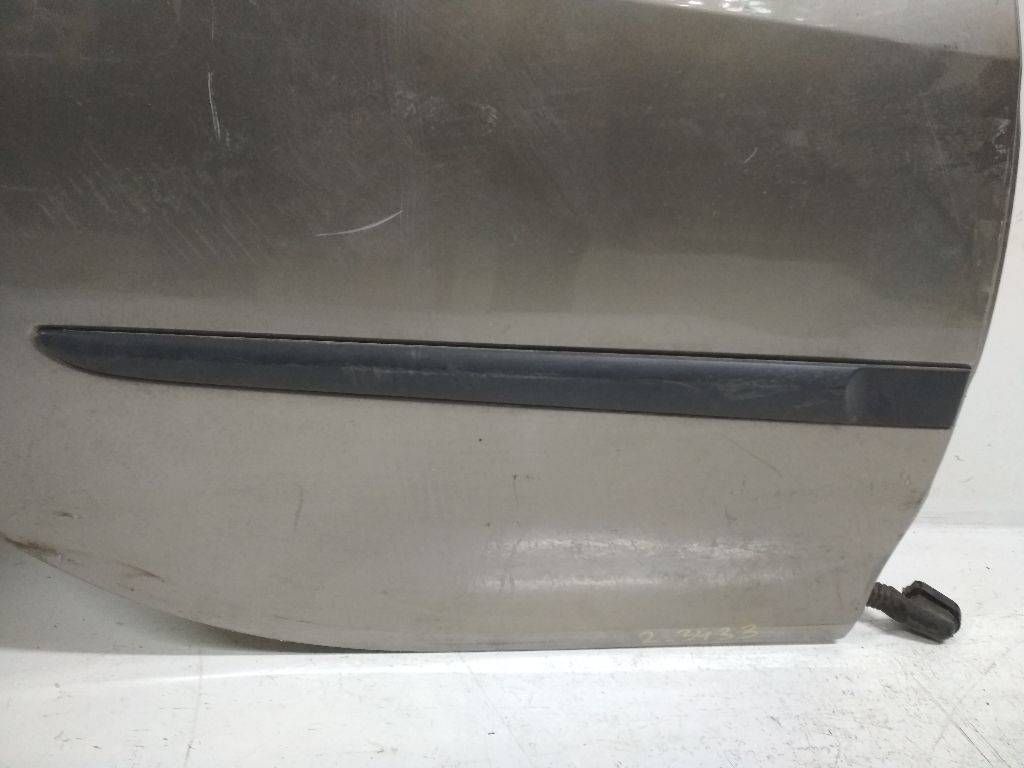 молдинг двери задней правой Renault Clio 3 поколение 2008, универсал