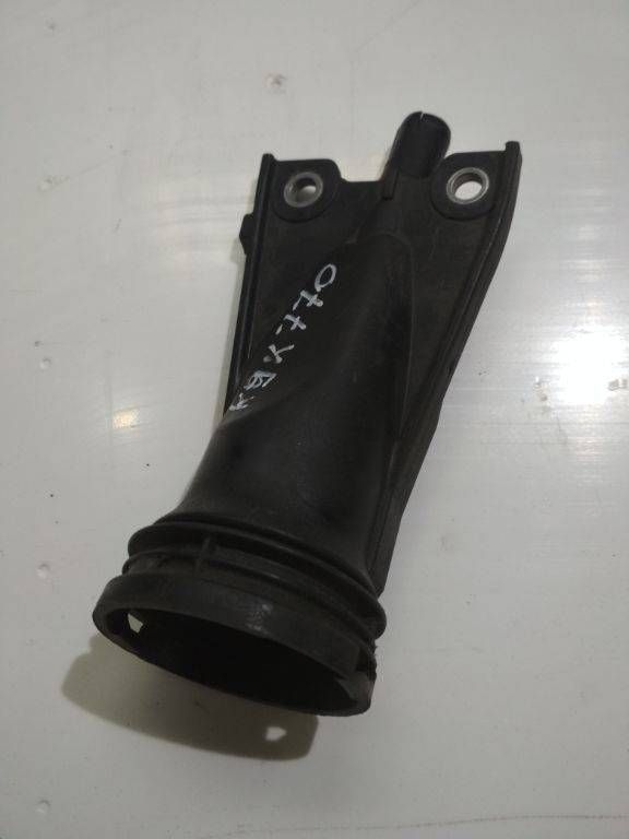 маслозаливная горловина Renault Megane 3 поколение 2011, 8200722806