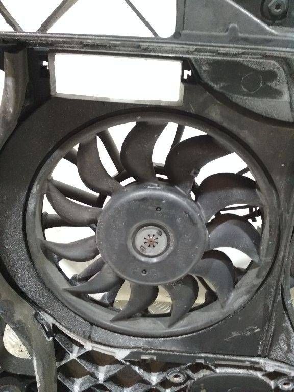 вентилятор радиатора Audi A4 B6 2002, VALEO