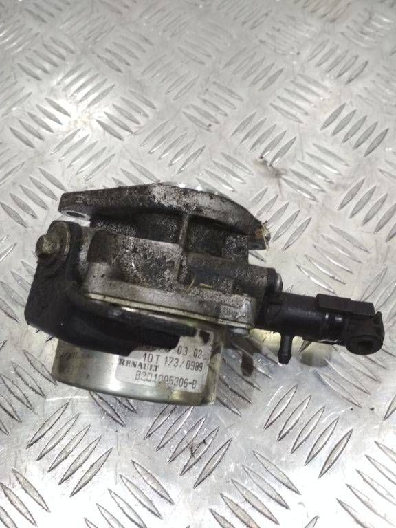 насос вакуумный Renault Megane 3 поколение 2010, 1.5 л., дизель, МКПП, 8201005306