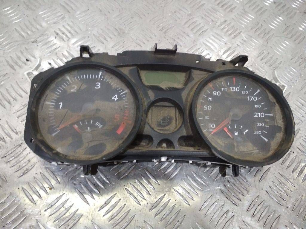 щиток приборов (приборная панель) Renault Megane 2 поколение 2006, 8200720305