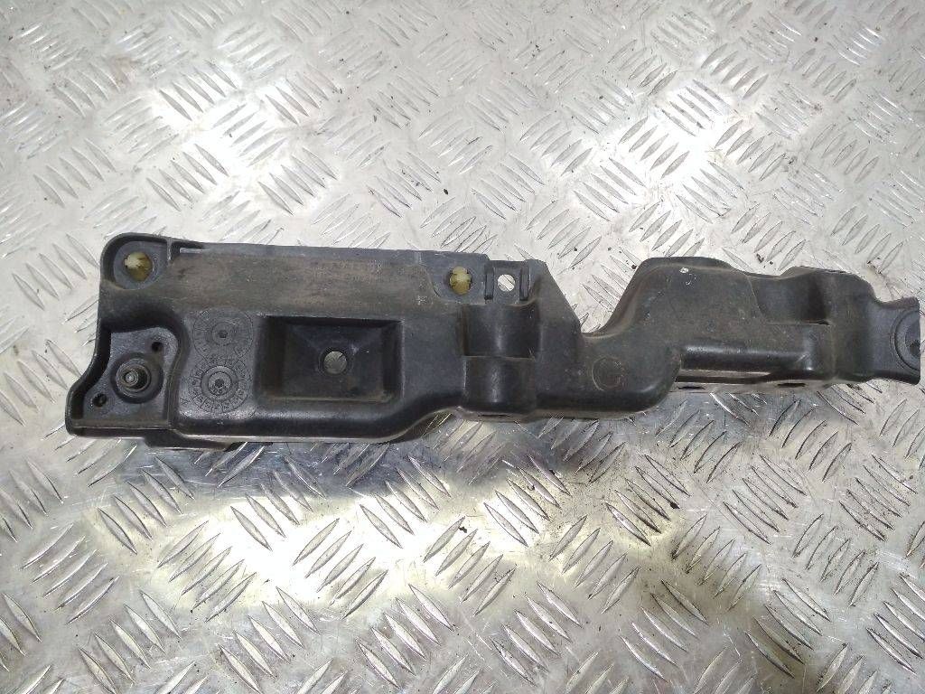 крепление ( кронштейн ) крыла Renault Scenic 3 поколение 2011, 631230010R
