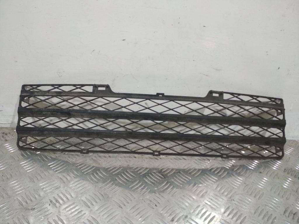 заглушка (решетка) в бампер Toyota Yaris Verso 1 поколение XP20 2002, 5311252040