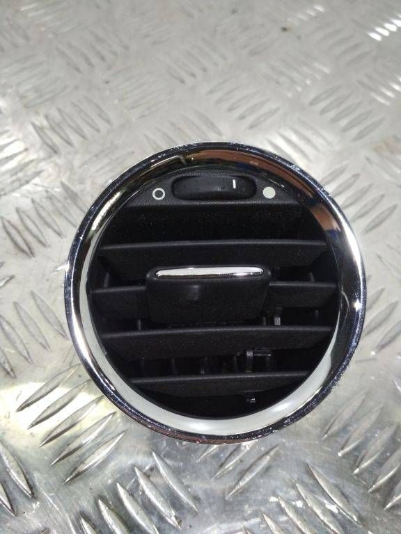 дефлектор обдува салона Alfa Romeo Giulietta 3 поколение 2011, 226541
