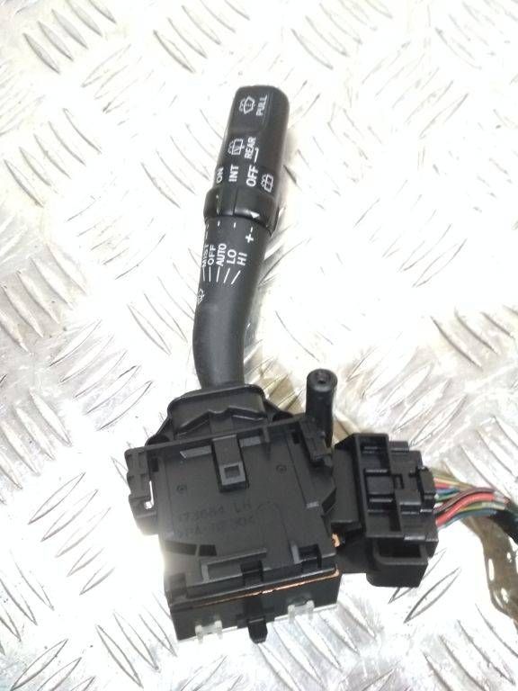 переключатель дворников Toyota Avensis 2 поколение (T250) 2004, 173654