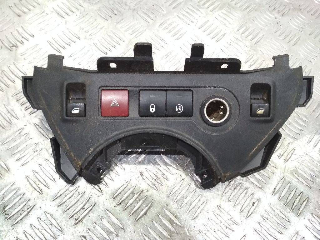 кнопка аварийной сигнализации Citroen Berlingo 2 поколение (B9) 2009, 9680931977